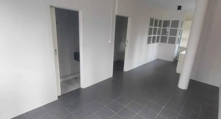 Oficina en alquiler de 3 habitaciones en Watthana, Bangkok
