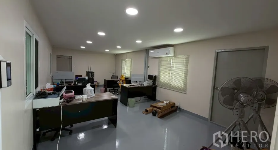 For rent warehouse in Bang Khen, Bangkok