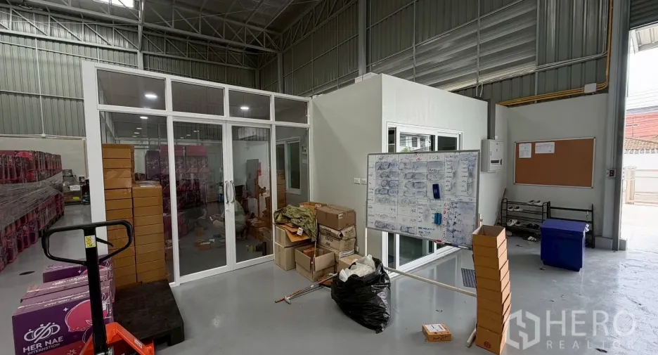 For rent warehouse in Bang Khen, Bangkok