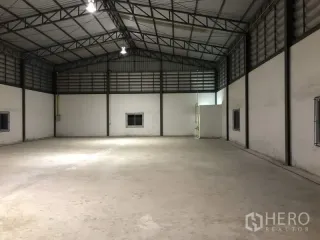 For rent warehouse in Lam Luk Ka, Pathum Thani