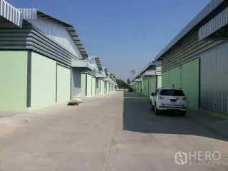 For rent warehouse in Lam Luk Ka, Pathum Thani