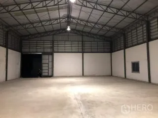 For rent warehouse in Lam Luk Ka, Pathum Thani