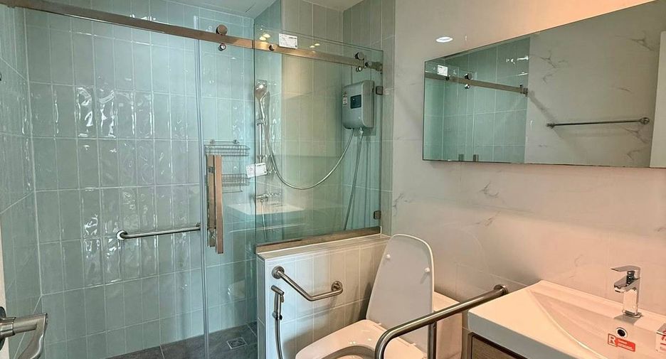 Wohnung zur Miete und zum Kauf mit 1 Zimmer in Khlong San, Bangkok