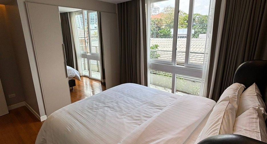 For sale 3 bedrooms condo in Watthana, Bangkok