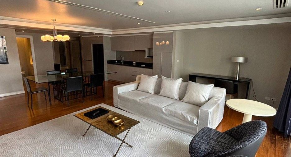 For sale 3 bedrooms condo in Watthana, Bangkok