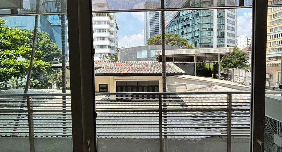 For sale 3 bedrooms condo in Watthana, Bangkok
