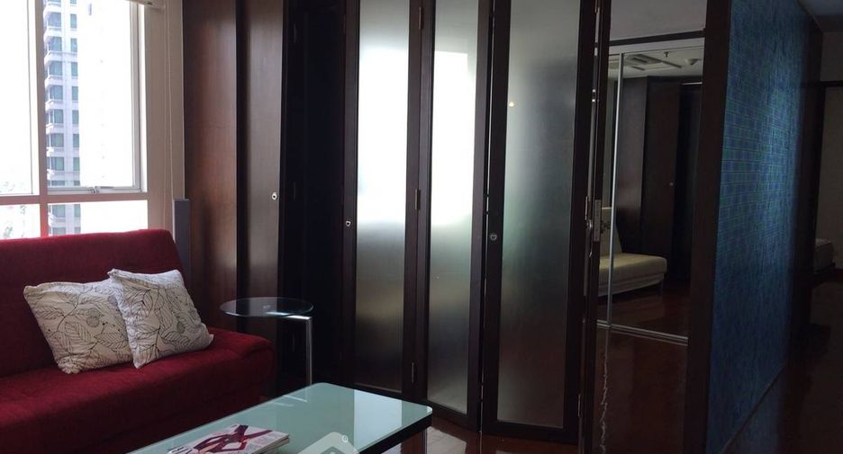 Wohnung zur Miete mit 2 Zimmer in Pathum Wan, Bangkok