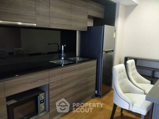 For rent 2 bedrooms condo in Pathum Wan, Bangkok