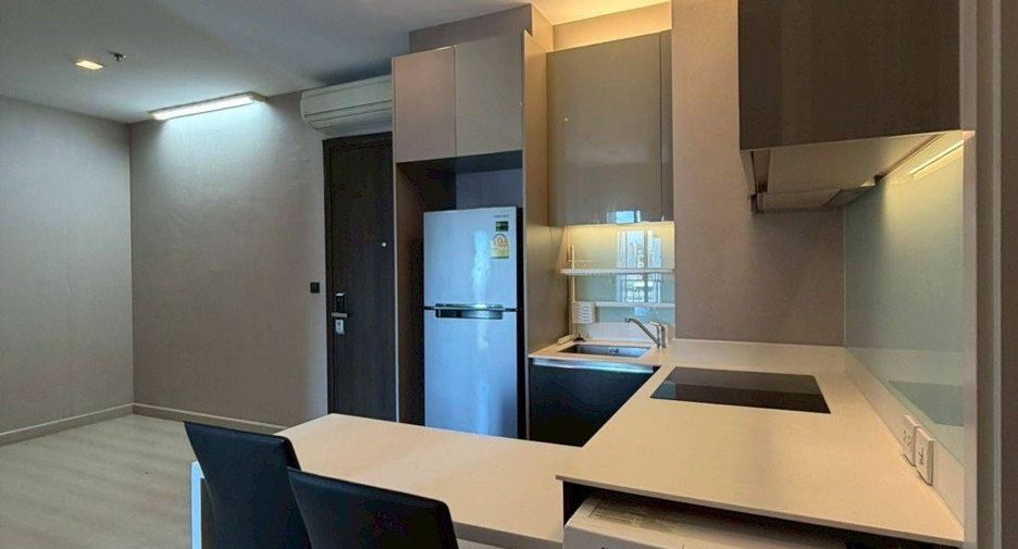 For rent 1 bed condo in Phaya Thai, Bangkok