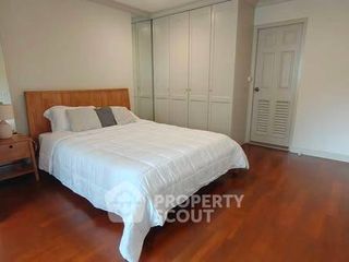 For rent 2 bedrooms condo in Bang Rak, Bangkok