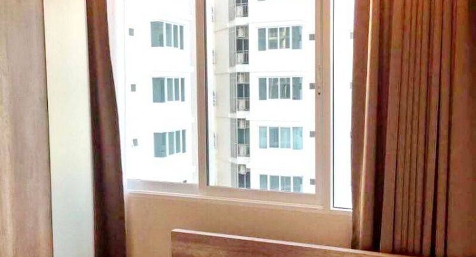 For rent 2 bedrooms condo in Huai Khwang, Bangkok