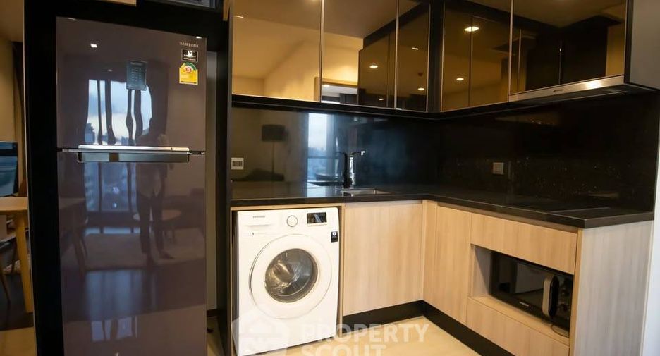 For rent 2 bedrooms condo in Pathum Wan, Bangkok