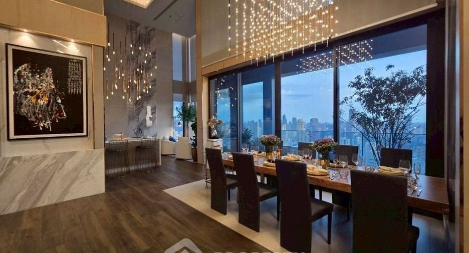 Condo en alquiler y en venta de 4 habitaciones en Watthana, Bangkok