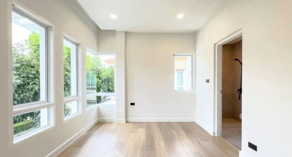 Casa en venta de 3 habitaciones en Taling Chan, Bangkok