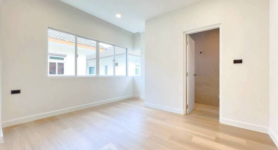 Casa en venta de 3 habitaciones en Taling Chan, Bangkok