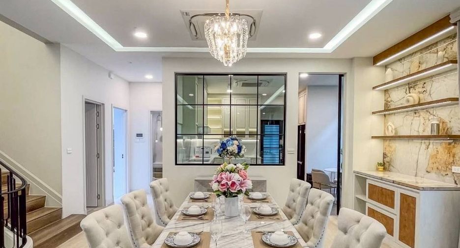 Haus zur Miete und zum Kauf mit 4 Zimmer in Saphan Sung, Bangkok