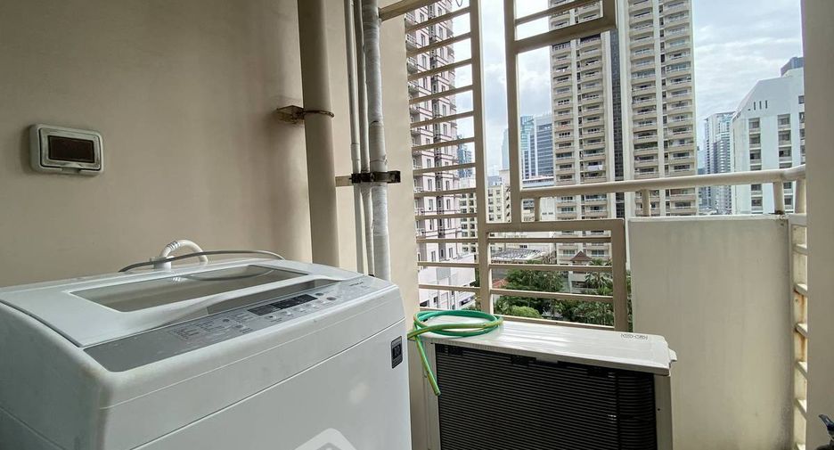 For sale 1 bed condo in Khlong Toei, Bangkok