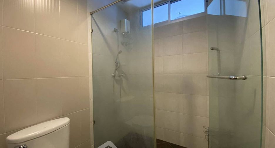 For sale 1 bed condo in Khlong Toei, Bangkok
