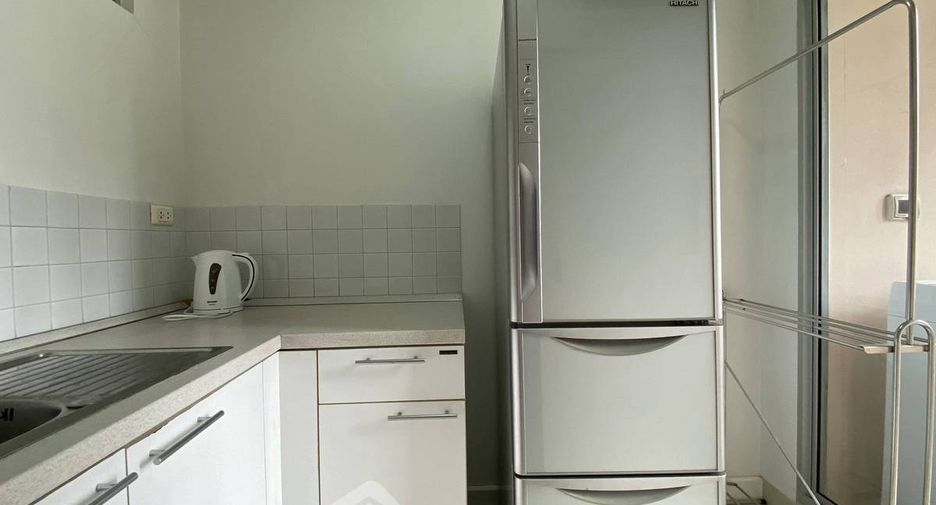 For sale 1 bed condo in Khlong Toei, Bangkok