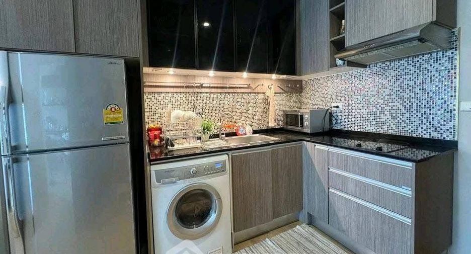 For sale 1 bed condo in Khlong Toei, Bangkok