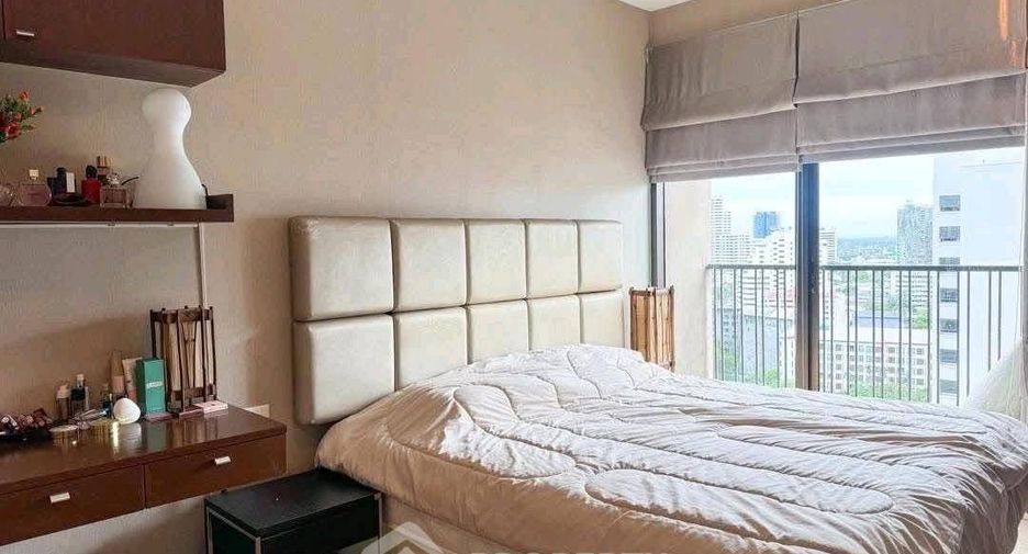 For sale 1 bed condo in Khlong Toei, Bangkok