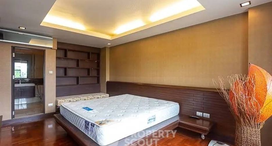 À vendre 3 chambres condo à Yan Nawa, Bangkok