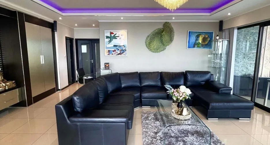 For rent 2 bedrooms condo in Bang Lamung, Chonburi