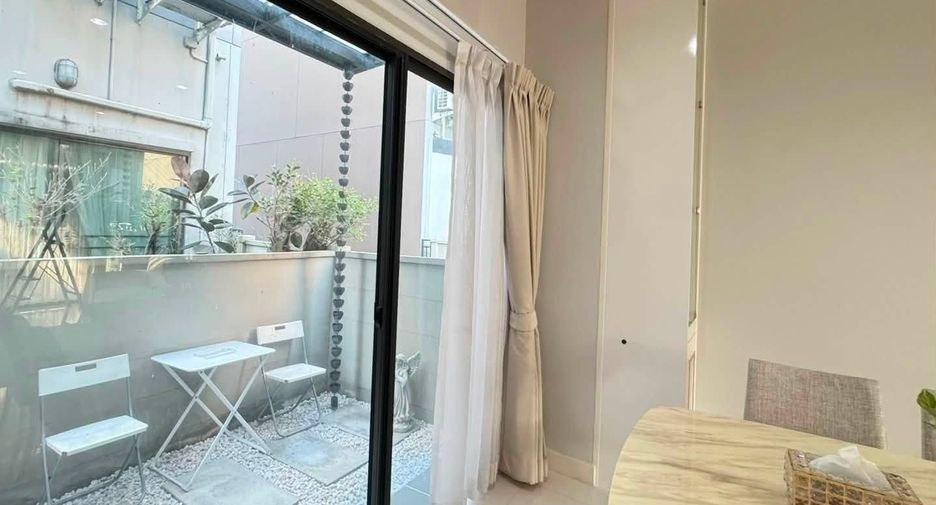 For rent 3 bedrooms house in Saphan Sung, Bangkok