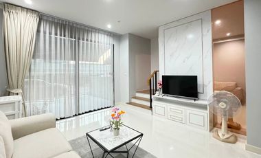 For rent 3 bedrooms house in Saphan Sung, Bangkok