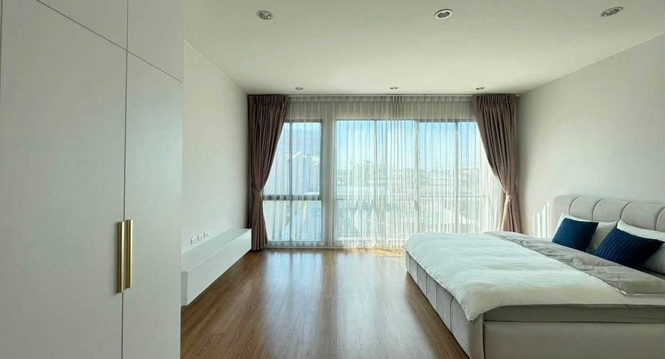 For rent 3 bedrooms house in Saphan Sung, Bangkok