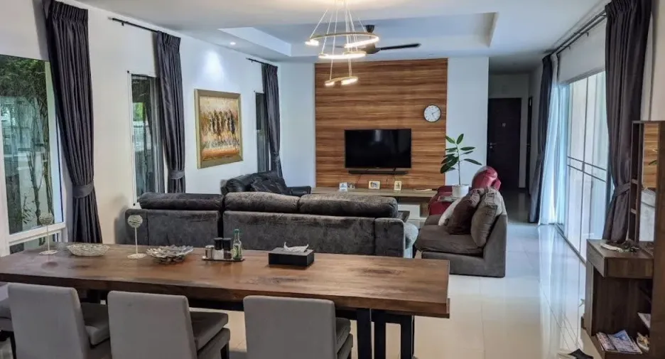Villa zur Miete mit 5 Zimmer in Mueang Phuket, Phuket