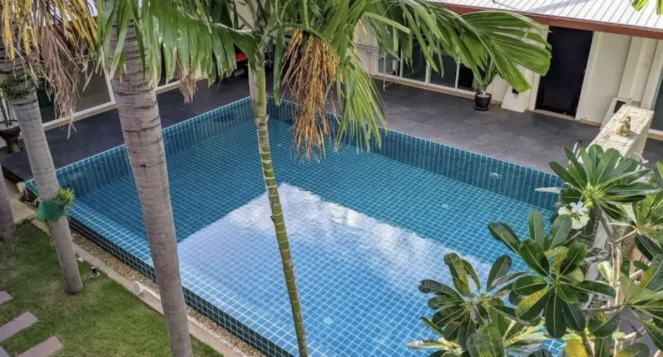 Villa zur Miete mit 5 Zimmer in Mueang Phuket, Phuket