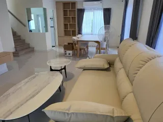 出租 3 卧室 独立屋 在 Bang Phli, Samut Prakan