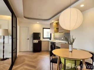 For rent 2 bedrooms condo in Yan Nawa, Bangkok