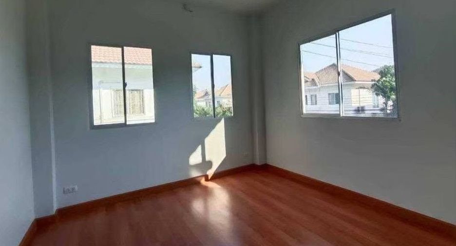 Casa en venta de 3 habitaciones en Bang Phli, Samut Prakan