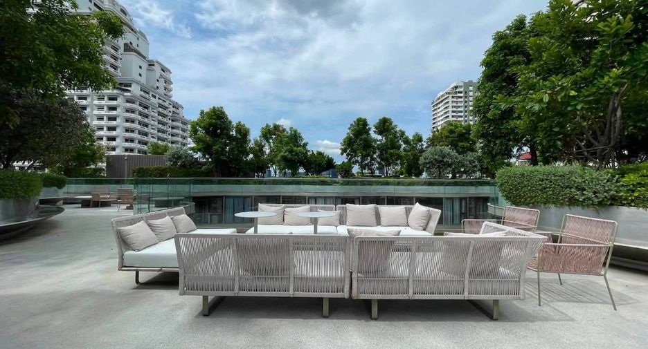 For rent 1 bed condo in Khlong Toei, Bangkok