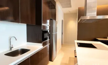 For rent 3 bedrooms apartment in Watthana, Bangkok