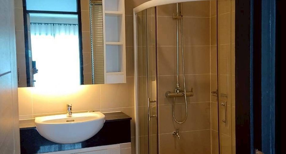 Condo en alquiler de 2 habitaciones en Mueang Chiang Mai, Chiang Mai