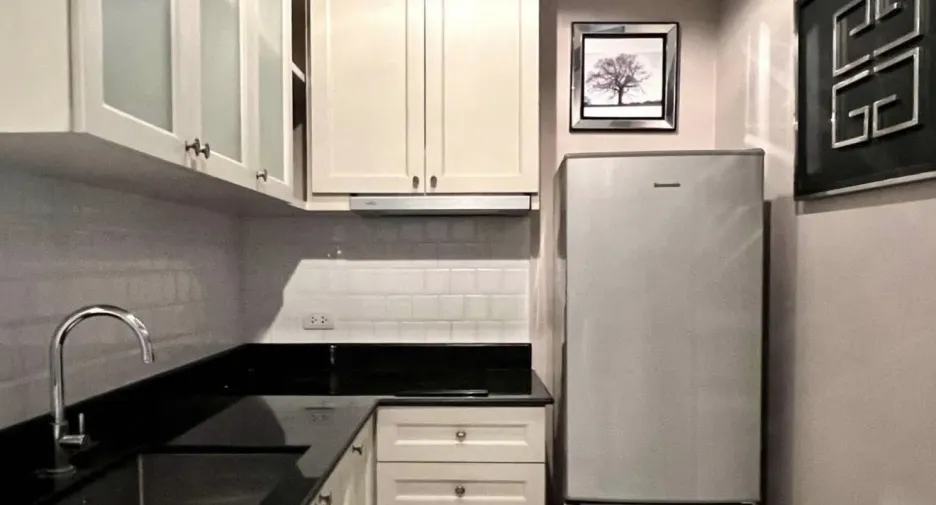 For rent 1 bed apartment in Pathum Wan, Bangkok