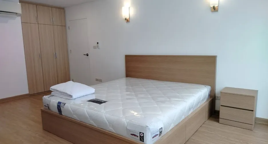 For rent 2 bedrooms apartment in Watthana, Bangkok
