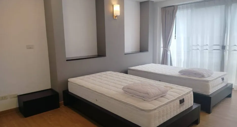 For rent 2 bedrooms apartment in Watthana, Bangkok
