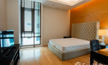 For rent 3 bedrooms apartment in Watthana, Bangkok