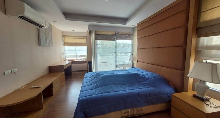 For rent 2 bedrooms condo in Phaya Thai, Bangkok