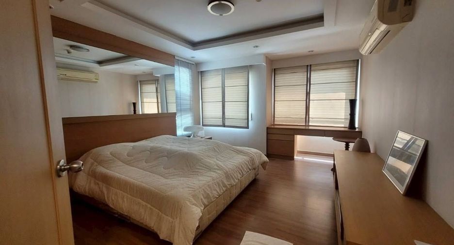 For rent 2 bedrooms condo in Phaya Thai, Bangkok