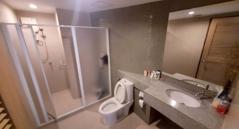 For rent 2 bedrooms condo in Phaya Thai, Bangkok