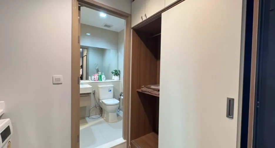 À louer 1 chambre condo à Thon Buri, Bangkok
