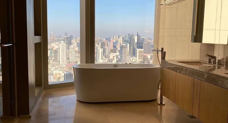 For sale 4 bedrooms condo in Khlong San, Bangkok