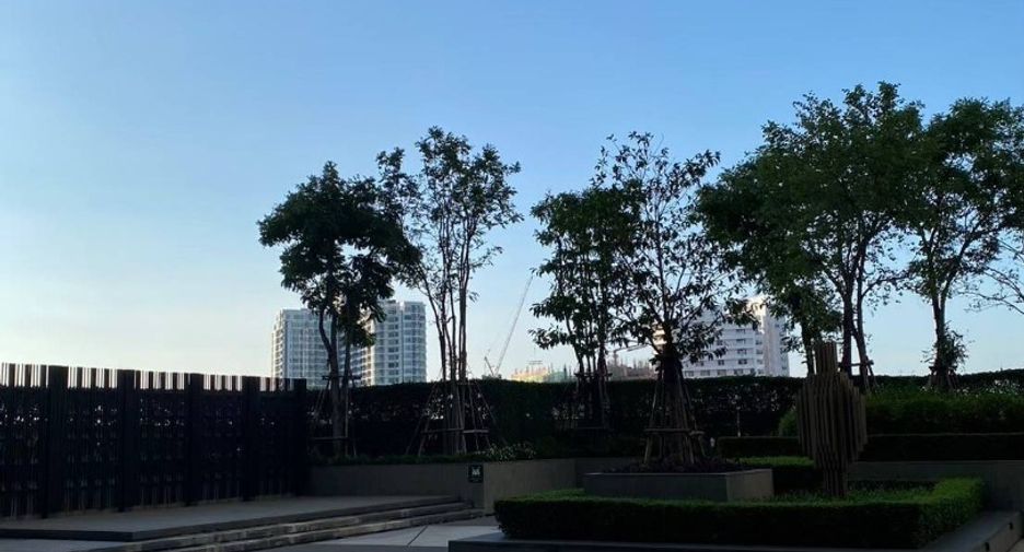 For sale 4 bedrooms condo in Khlong San, Bangkok