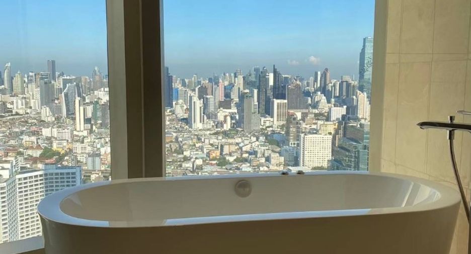 For sale 4 bedrooms condo in Khlong San, Bangkok