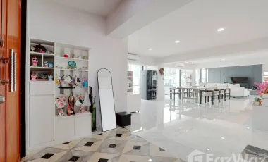 À vendre 2 chambres condo à Chatuchak, Bangkok